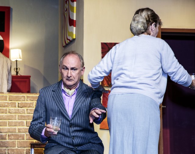 Black Comedy (38)