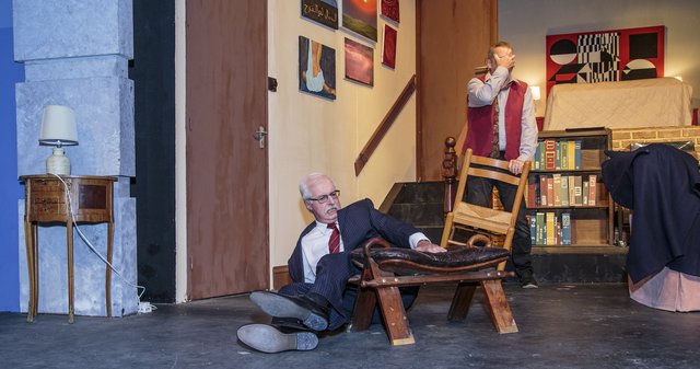 Black Comedy (31)
