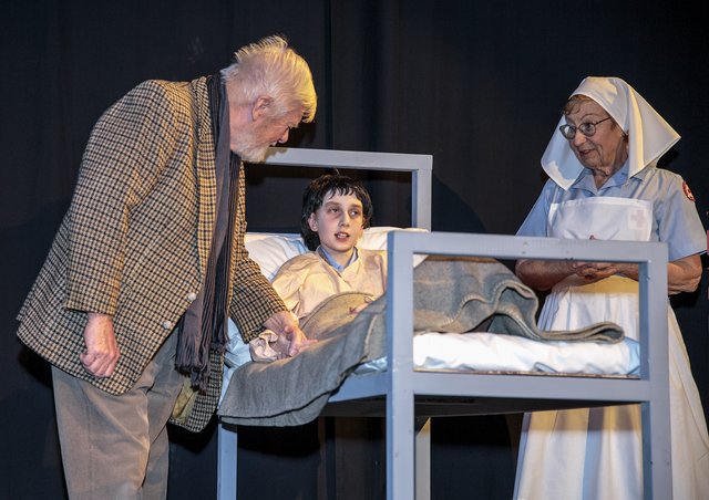 Goodnight Mister Tom (100)